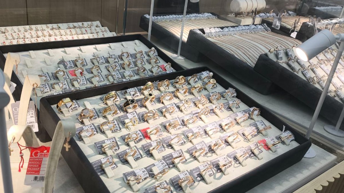 Доллар или золото: что защитит ваше сбережения лучше — прогноз экономиста ИА SM-News