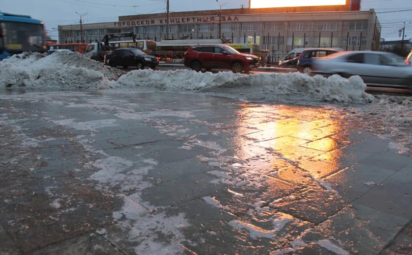 Лайфхаки против магазинных ледоступов: готовим обувь к гололёду — когда важно дойти, а не доехать ИА SM-News