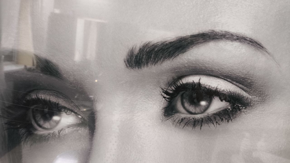 Секрет молодого взгляда: почему визажисты выбирают белый цвет — для дам в возрасте в том числе ИА SM.News