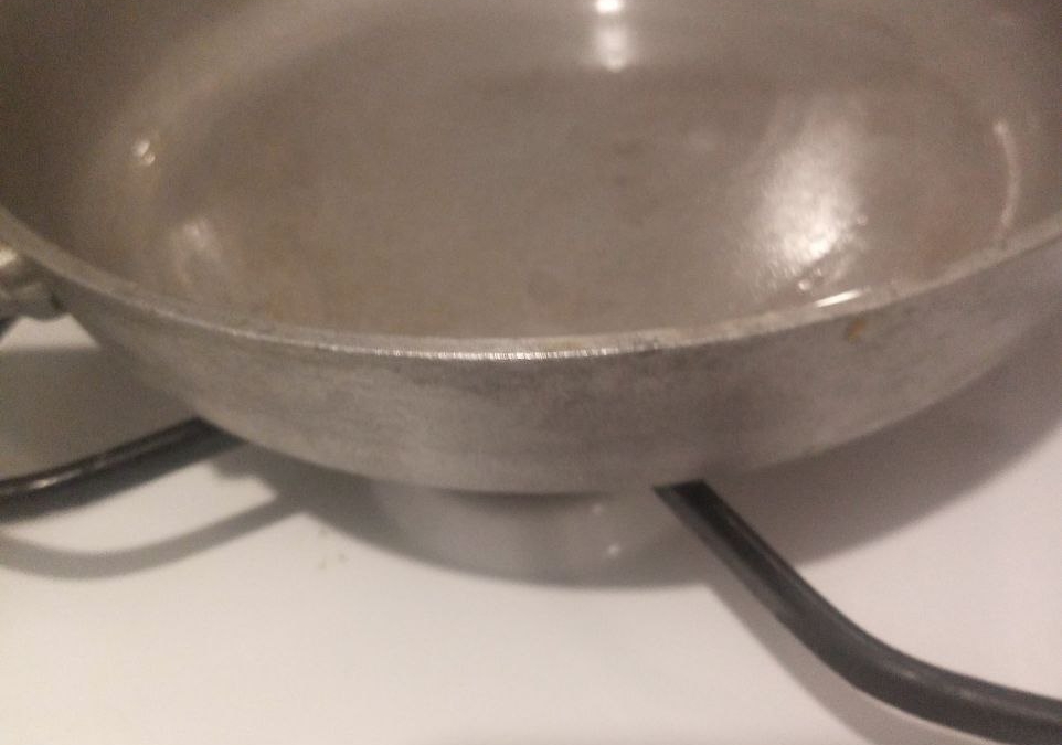 Верните блеск любимым кастрюле и сковороде: ритуал очищения, который работает — разрушители нагара ИА SM-News