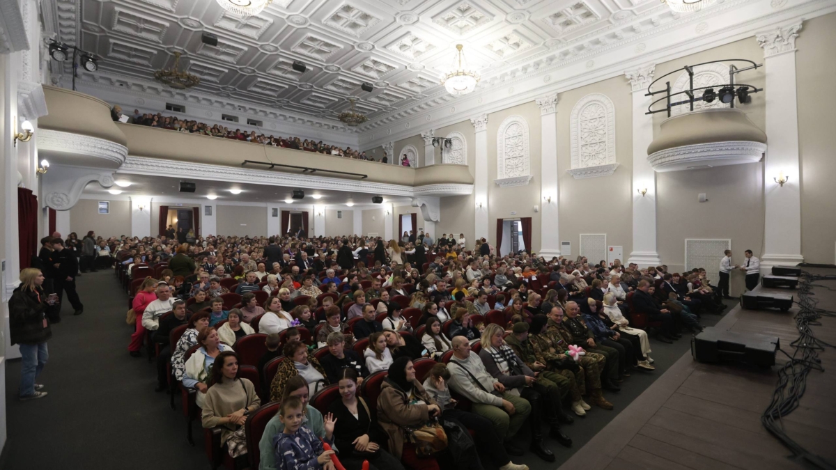 Миляев в День семей защитников Отечества заявил, что долг тульских властей - помогать близким героев СВО