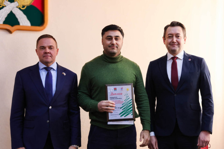 Платонов и Бутов наградили лучших: в Новомосковске финишировал конкурс новогоднего оформления предприятий пресс-служба администрации Новомосковска