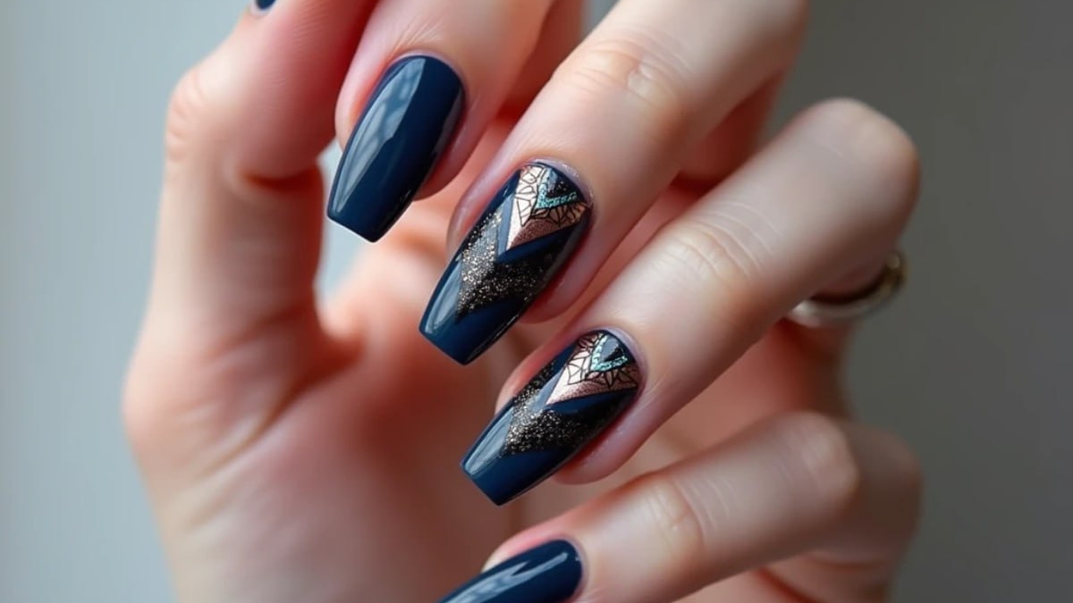 Надоели сладкие сердечки и приторная романтика? Тогда эти идеи маникюра точно для тебя ИА SM-News, seaart.ai