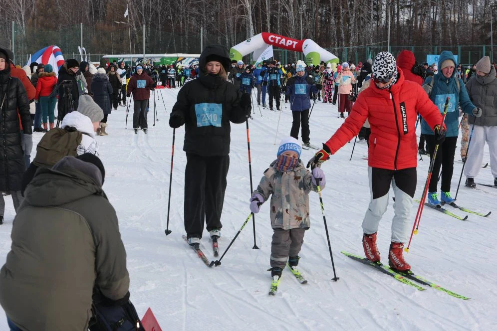 Губернатор Владимир Мазур дал старт «Лыжне России» в Томской области