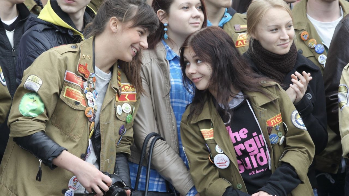 Губернатор Мазур поздравил с праздником Российские студенческие отряды