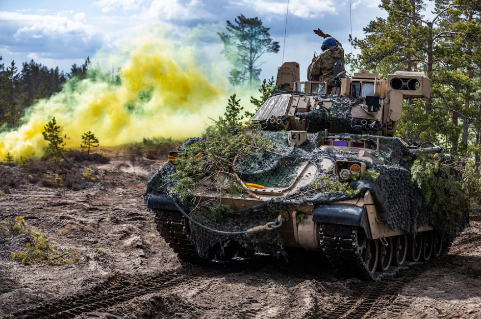 Эксперт: ВСУ начнут терять позиции на ЛБС из-за нехватки ГСМ Официальный сайт Минобороны США www.defense.gov