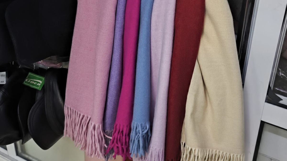 Длинная бахрома — главный тренд весны: 3 способа носить шарф, о которых ты не догадывалась ИА SM.News