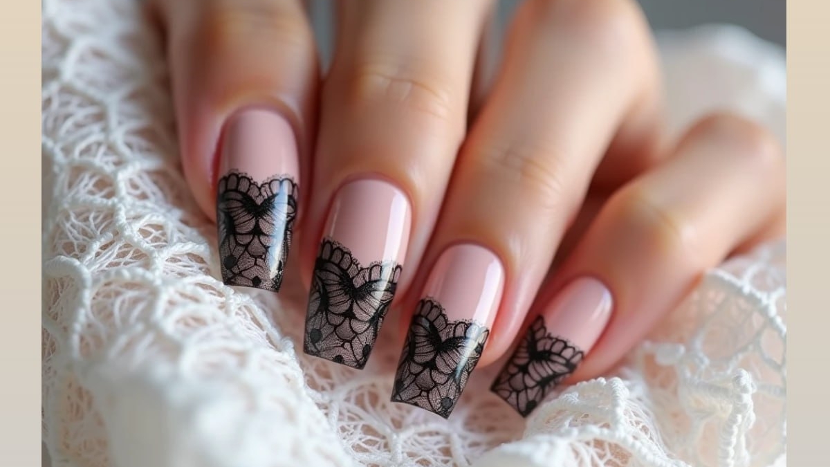 Кружевной маникюр — новая классика: весна требует нежности — 5 идей как носить, с чем сочетать ИА SM-News, seaart.ai