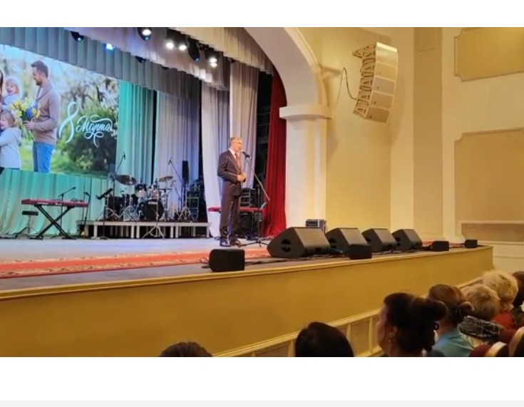 Миляев поздравил женщин с 8 марта, призвав мужчин выполнять обещания ИА SM.News