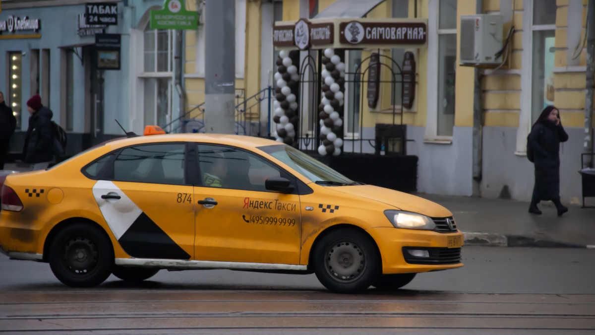 Эксперт: Снижение доли монополиста на рынке и пересмотр требований к локализации автомобилей необходимы для развития рынка такси ИА SM-NEWS