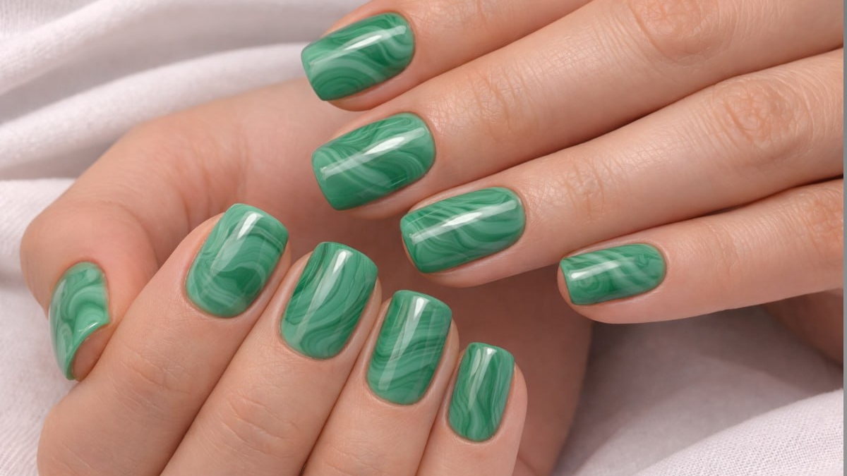 Зеленый маникюр 2026: почему этот цвет вытеснит весной нюд и красный ИА SM-News, chatgpt.com