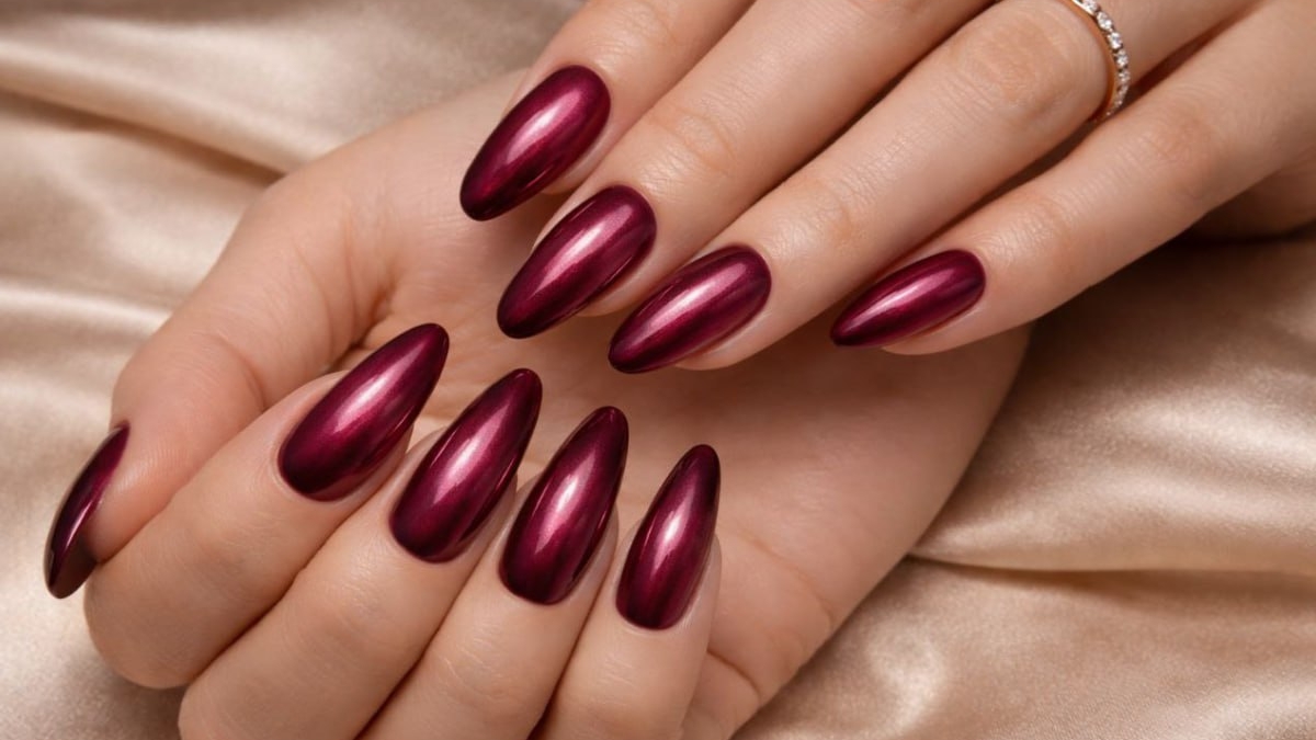 Вы видели этот маникюр: бархатные ногти захватили соцсети — как создать эффект дорогого нейл-арта ИА SM-News, chatgpt.com