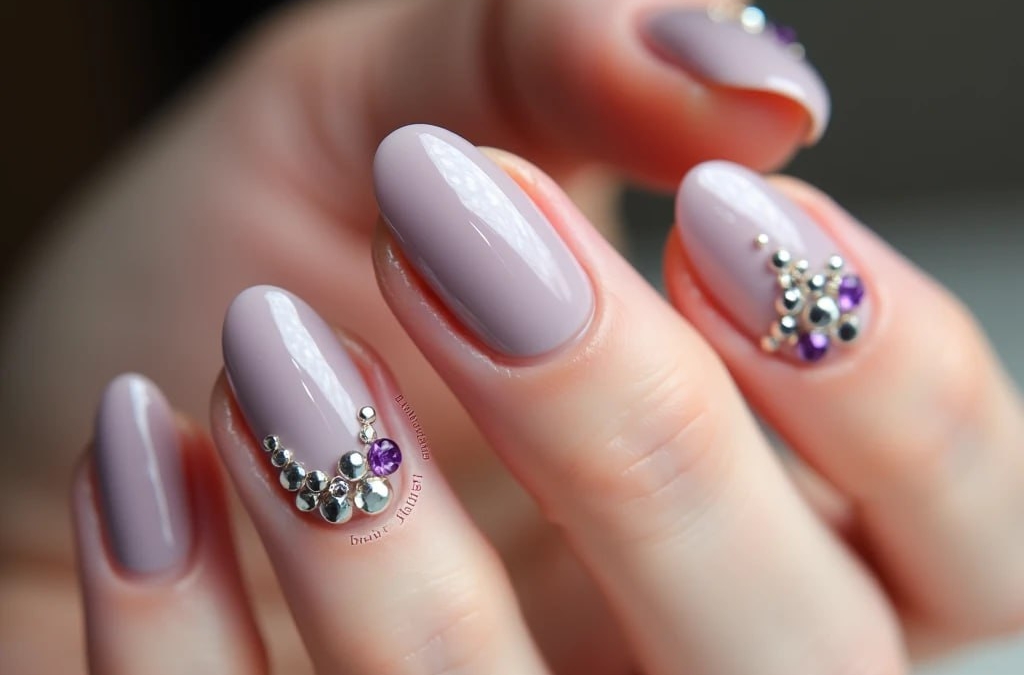 50 оттенков серого на кончиках пальцев: маникюр весны 2026 — покажет ваш безупречный вкус без слов ИА SM-News, seaart.ai