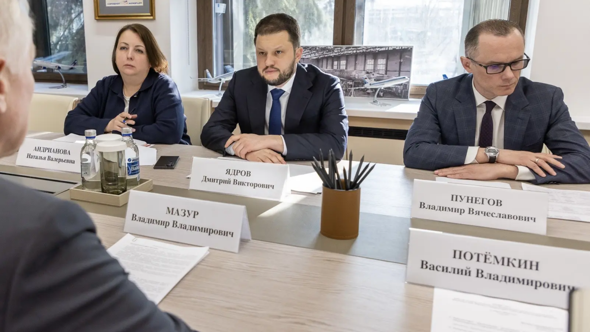 Губернатор Мазур обсудил с главой Росавиации развитие маршрутной сети для аэропорта Томска