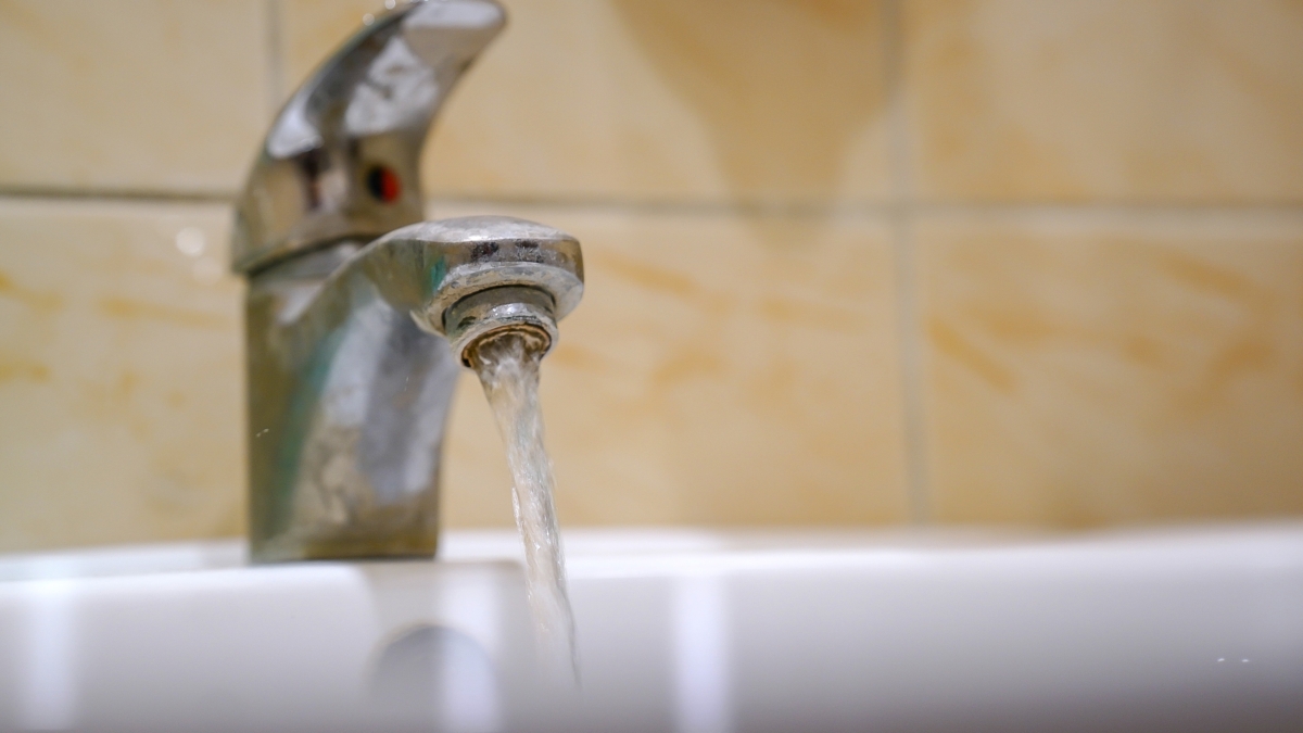 Починить кран и унитаз можно самим: советы мастеров, как не затопить соседей — справятся все Тульская пресса