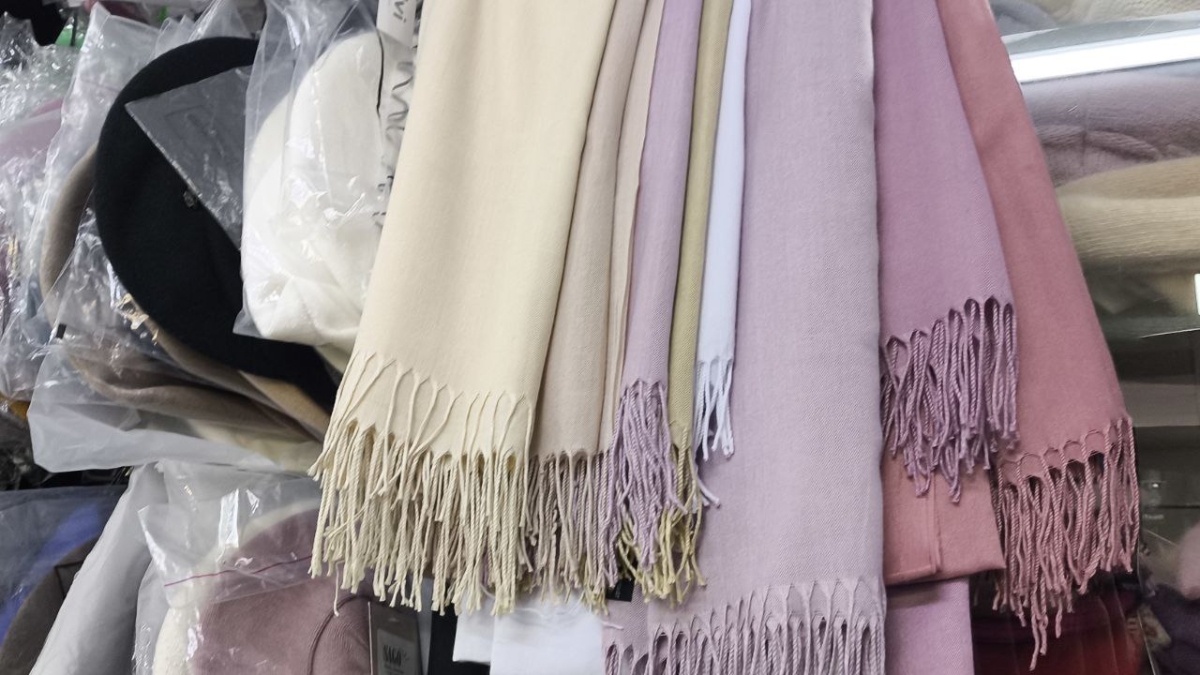 Шарф вместо ремня: одна деталь, которая преображает минималистичный гардероб весной 2026 ИА SM.News