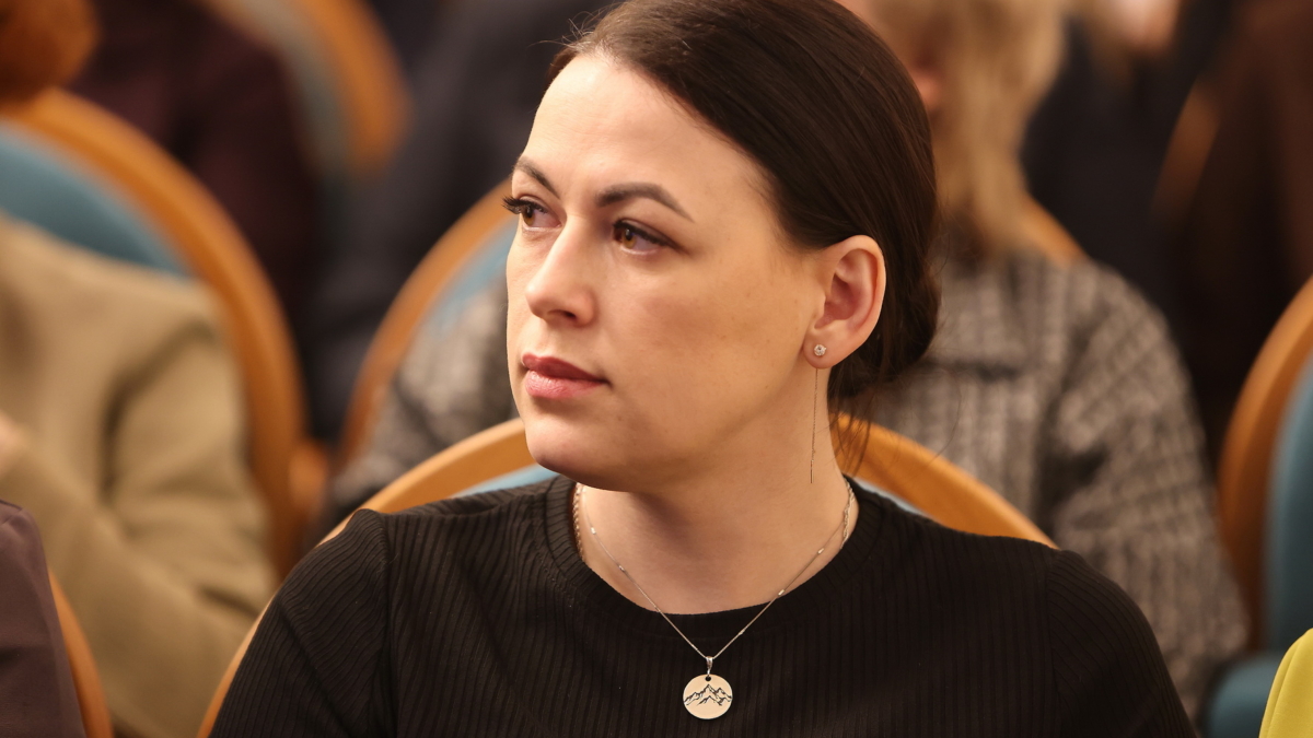 Владимир Мазур поручил сделать меры поддержки семей с детьми доступнее