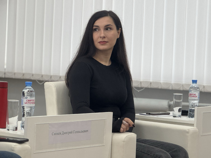 Синяев и Кариус разошлись во мнениях: ИИ плохо пишет, но - хорошо рисует