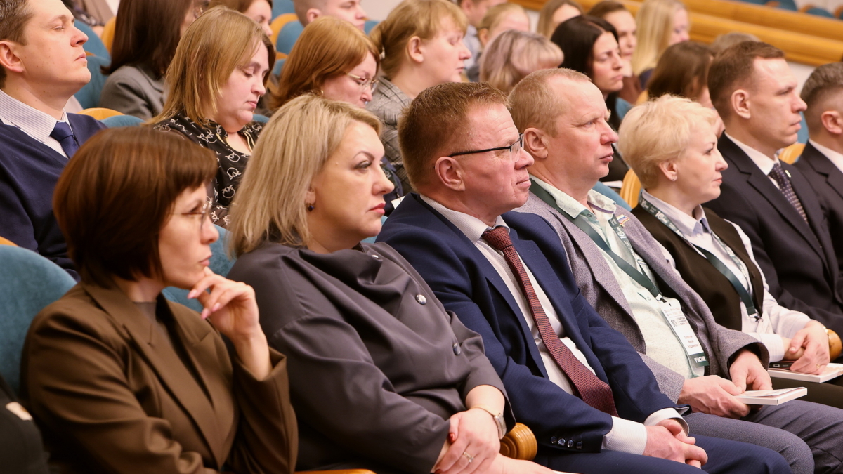 Губернатор Мазур: президентские нацпроекты активно содействуют развитию муниципалитетов