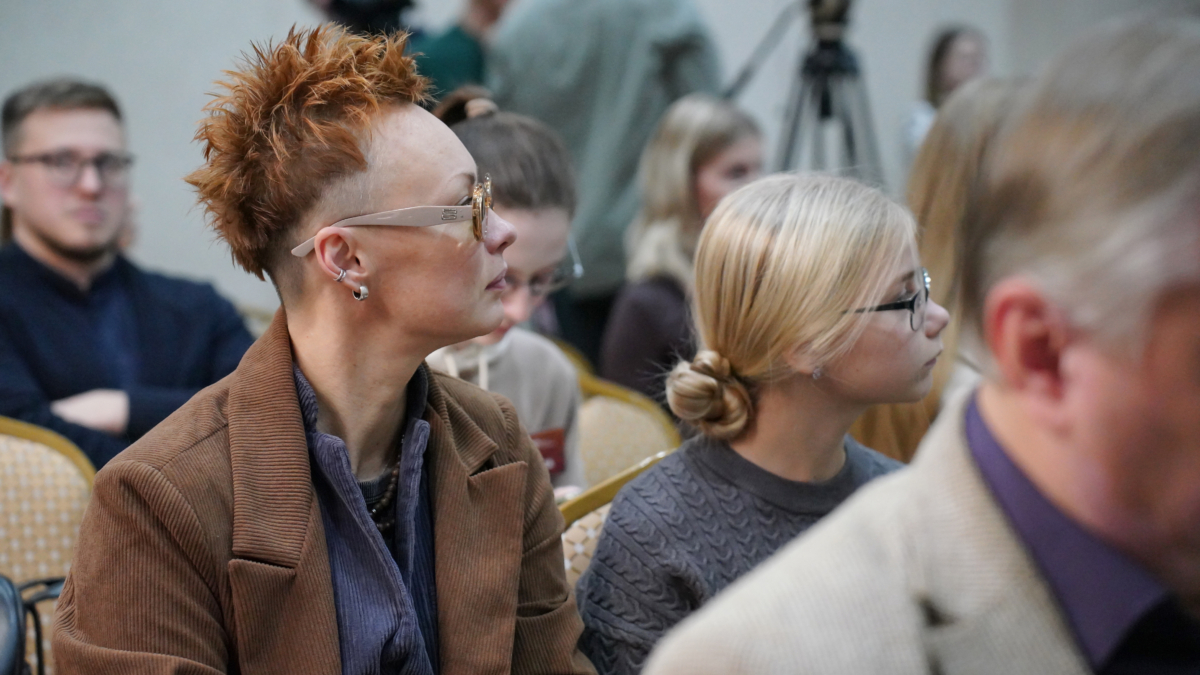 Корни не заметны: какие оттенки позволяют реже красить седину как выбрать — по тону кожи Светлана Мулыкина