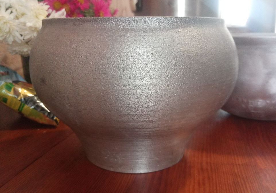 Чёрный нагар исчез на глазах: старый казанок спасли всего два стакана — засияла даже страшная сковорода ИА SM.News