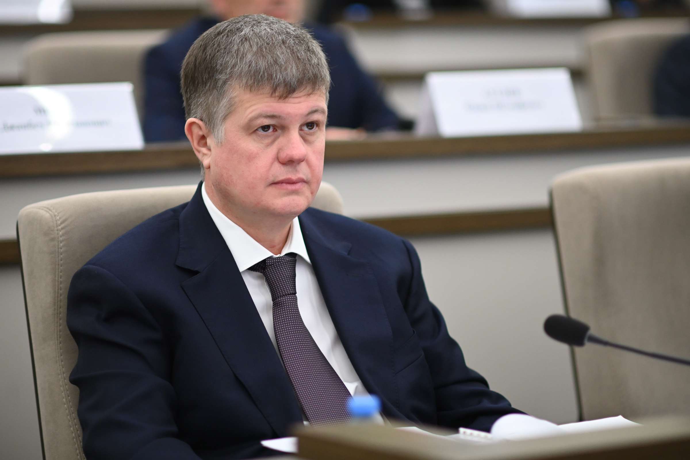 В Адыгее обсудили вопросы поддержки аграриев, многодетных семей и молодежи