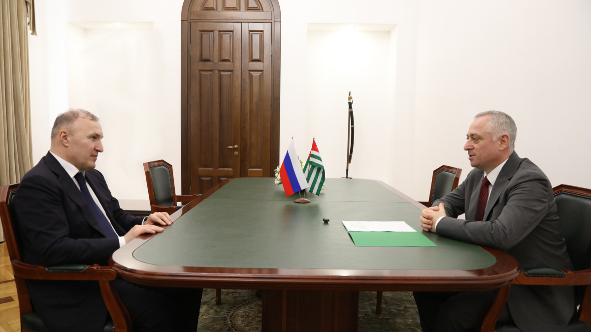 Глава Адыгеи отметил перспективы сотрудничества с Абхазией пресс-служба главы Адыгеи