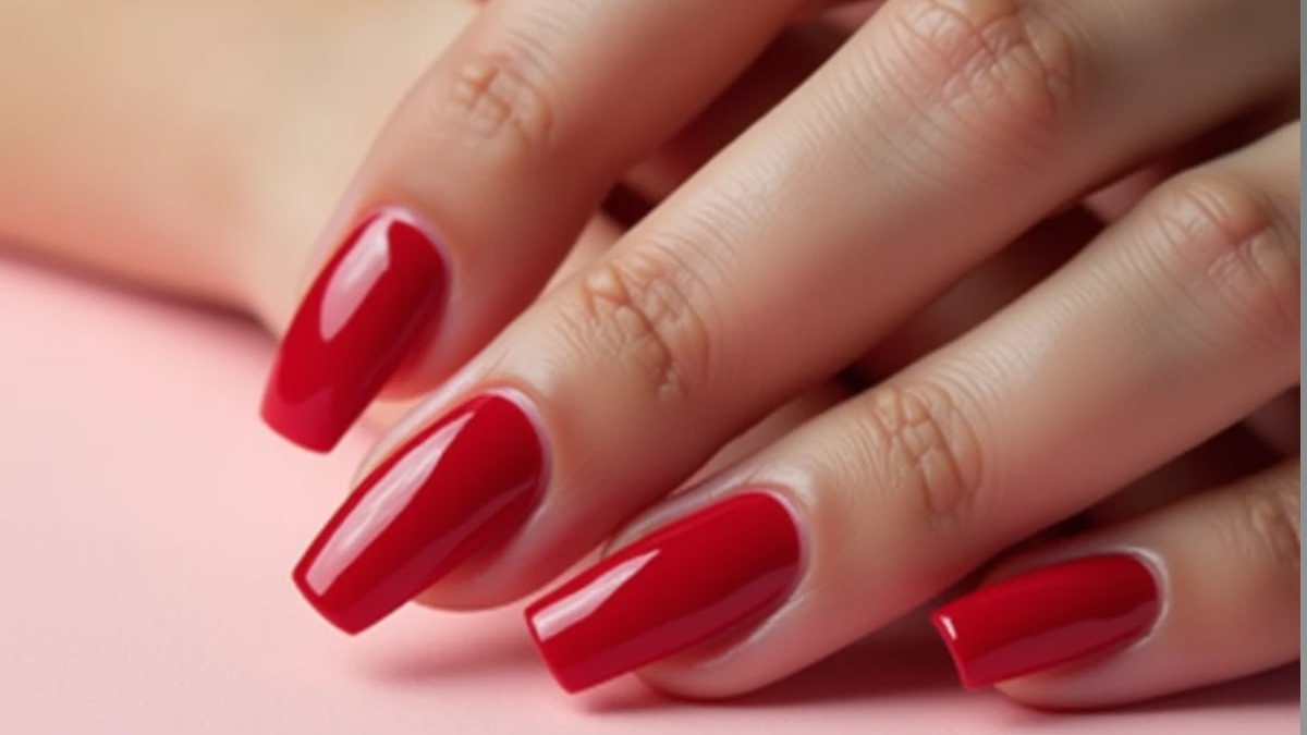 Маникюр, что делает ваши руки как в 35, если вам за 50: выбираем идеальный тон без ошибок ИА SM-News, seaart.ai