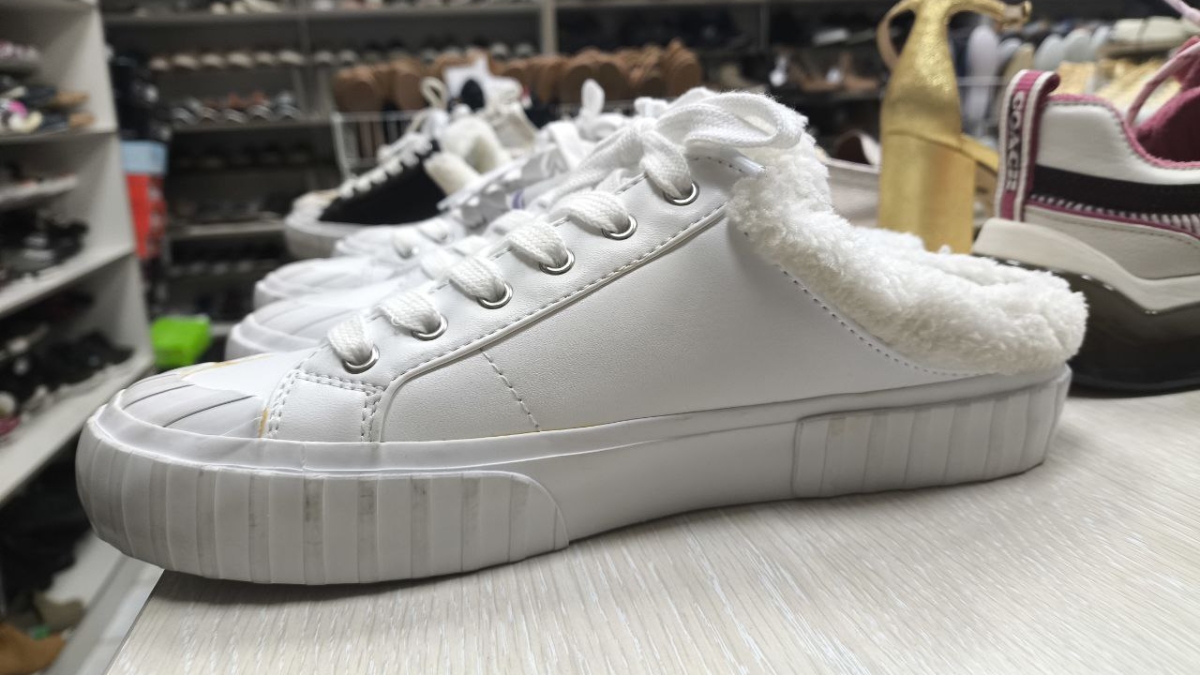 Главное — не задеть ткань: как правильно отбелить подошву кроссовок без вреда для обуви ИА SM.News