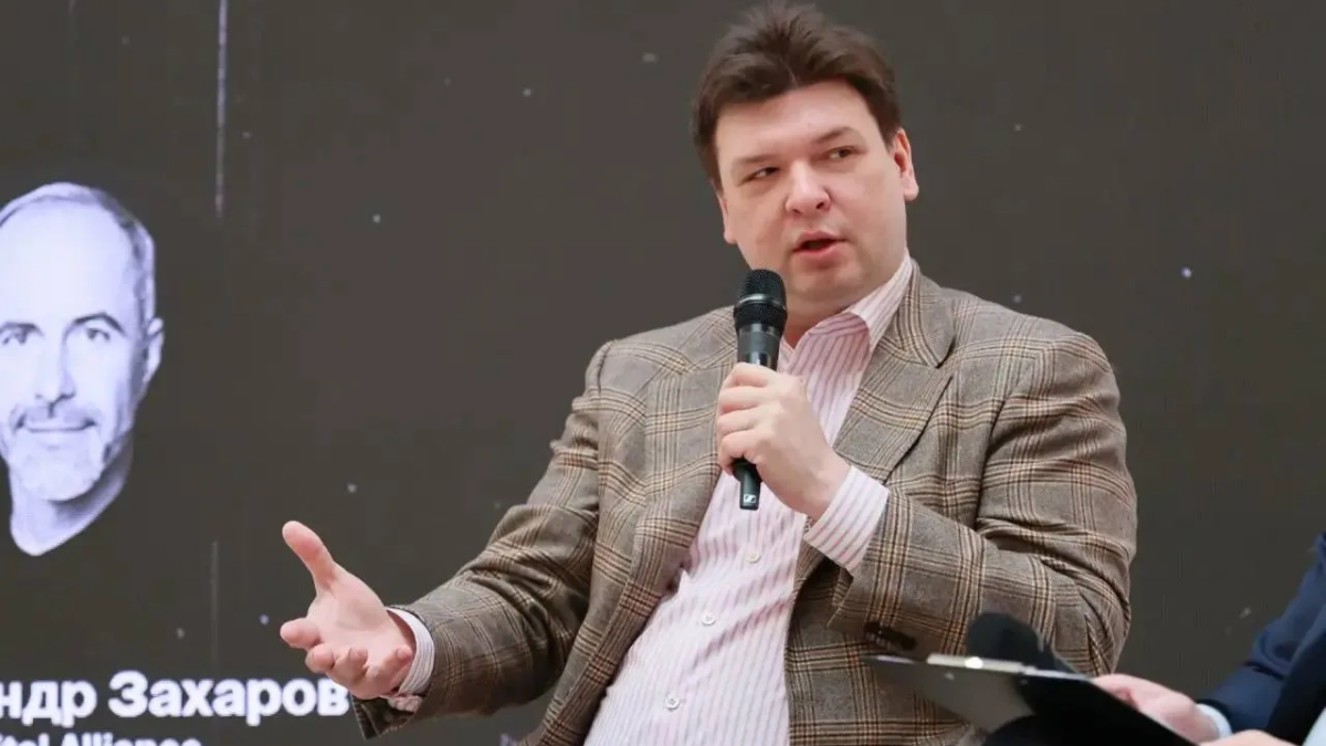 Медников: Пришло время создать единые стандарты коммуникации в сфере ИИ пресс-служба РМГ