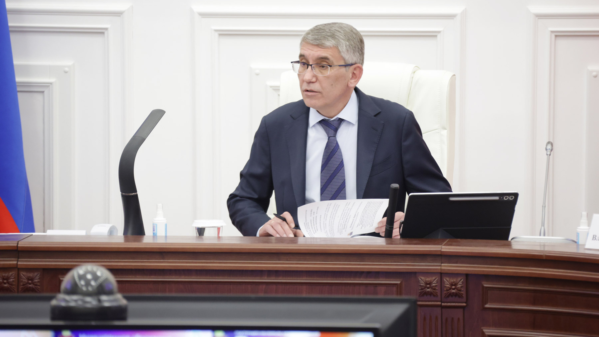 Миляев поблагодарил работниц объекта в ТЦ Ясногорска, который увидел самым многолюдным Правительство Тульской области