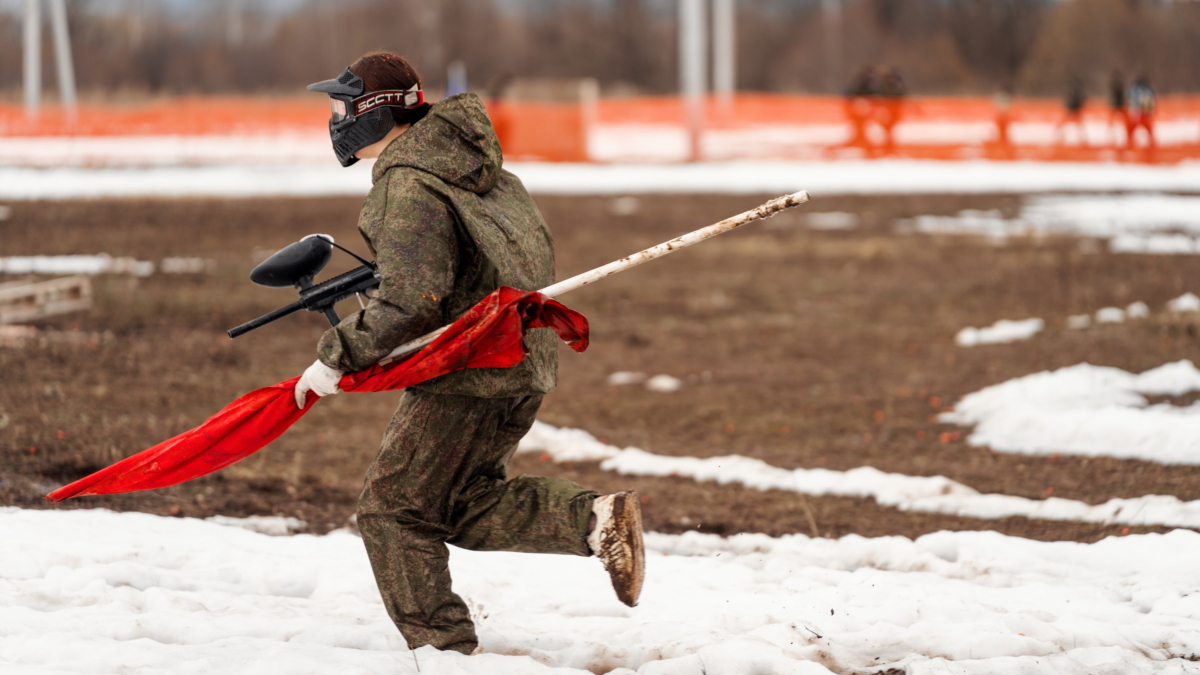 Адреналин и командный дух: в «Алабуга Политех» проходит масштабный турнир по пейнтболу