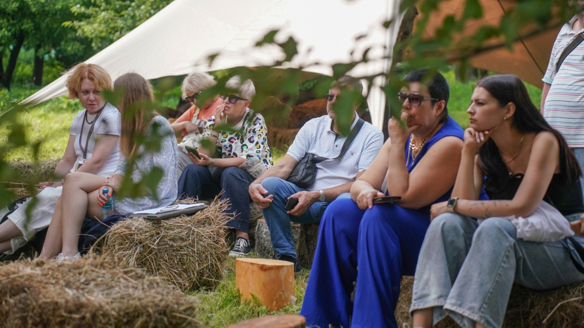 Лето без липкости и мятых вещей: как выглядеть стильно даже в жару Светлана Мулыкина