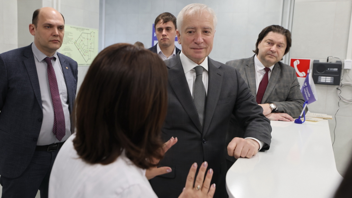Губернатор Владимир Мазур проверил работу новой амбулатории в томском микрорайоне Радонежский