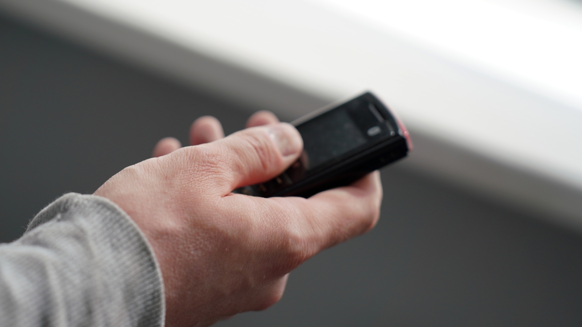 Бомба замедленного действия или скрытые угрозы старого кнопочного телефона: 4 шага снизить риски ИА SM-News