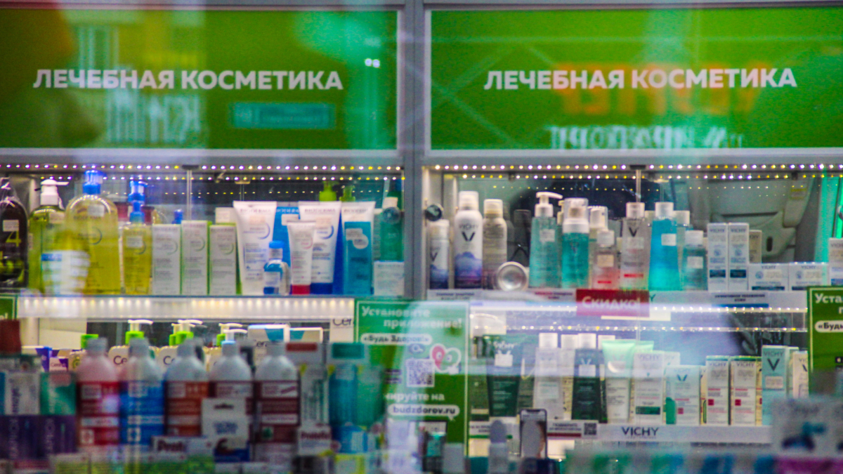 Выкинула все флаконы: как простая солонка превратила жидкие волосы в густую гриву SM-News