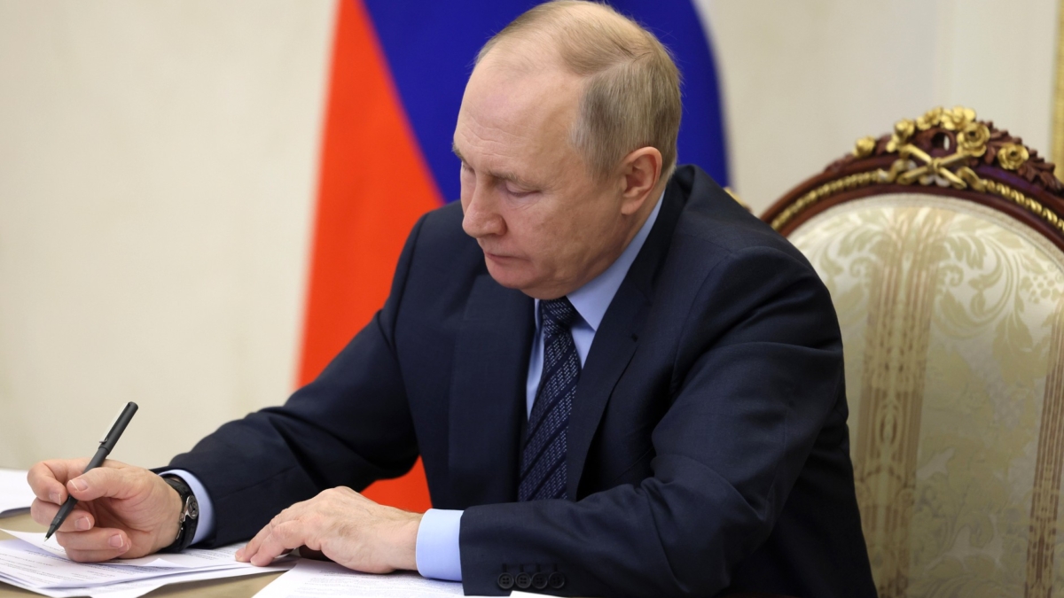 ПМР выживает за счет запаса внутренней прочности, политолог Дмитрий Кисеев раскрыл реакцию Санду на указ Путина о гражданстве России для приднестровцев Официальный сайт президента Российской Федерации kremlin.ru
