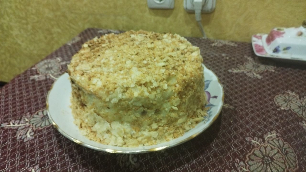 Домашний торт за час: коржи на сковороде, сметанный крем и крошка из обрезков — пальчики оближешь ИА SM.News