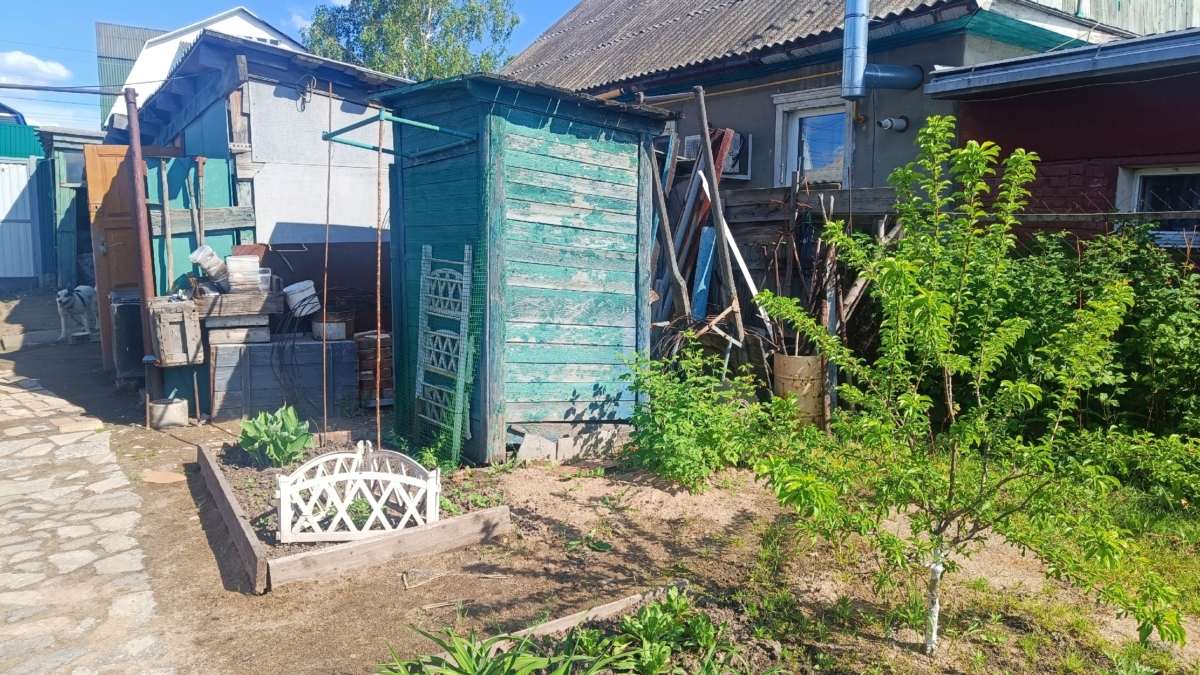 Один метр до забора — не всегда правильно: главные ошибки при установке туалета на участке ИА SM.News
