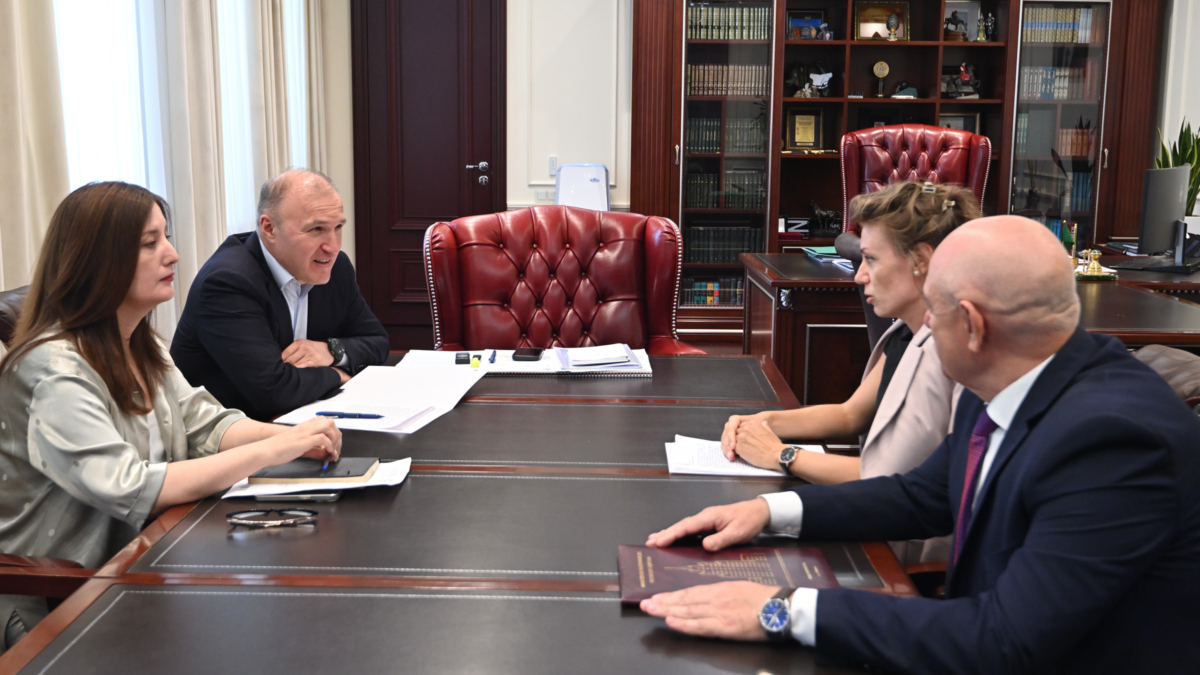 Глава Адыгеи провёл рабочую встречу с представителем МИД РФ adygheya.ru