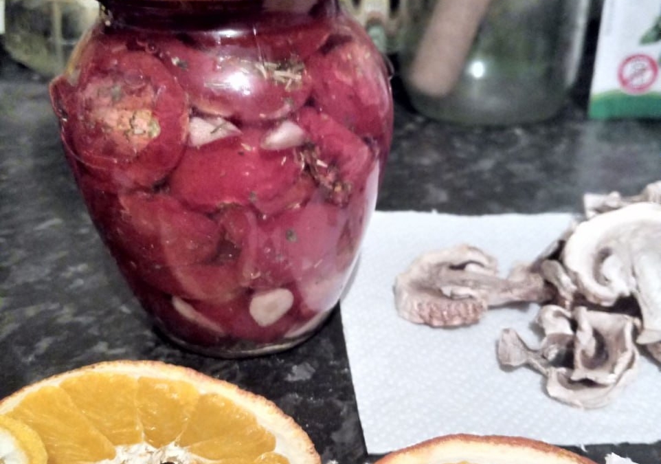 Необычная окраска и вкус: томаты Голубая лагуна с сине-фиолетовыми плодами все больше привлекают дачников ИА SM.News