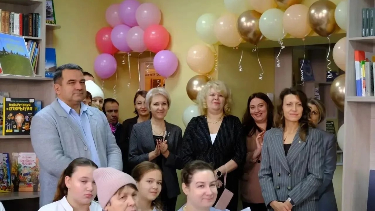 После масштабной модернизации в Бакчарском районе Томской области открылась современная библиотека