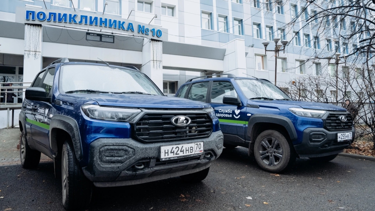 Пять новых автомобилей поступили в медучреждения Томска по нацпроекту «Продолжительная и активная жизнь»