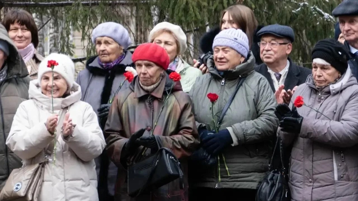 В Томске установили памятник Почётному гражданину — руководителю крупных предприятий